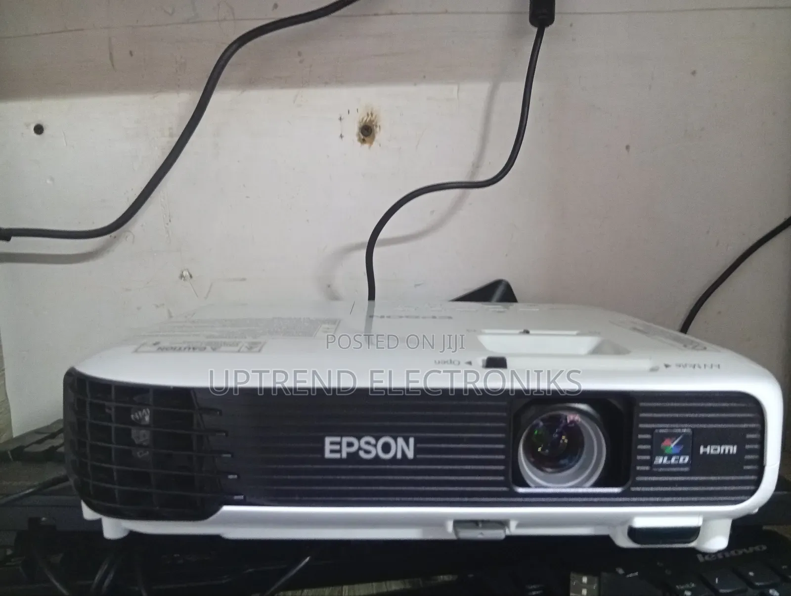 Epson X04 Projector – High Brightness Ultra-Sharp Display