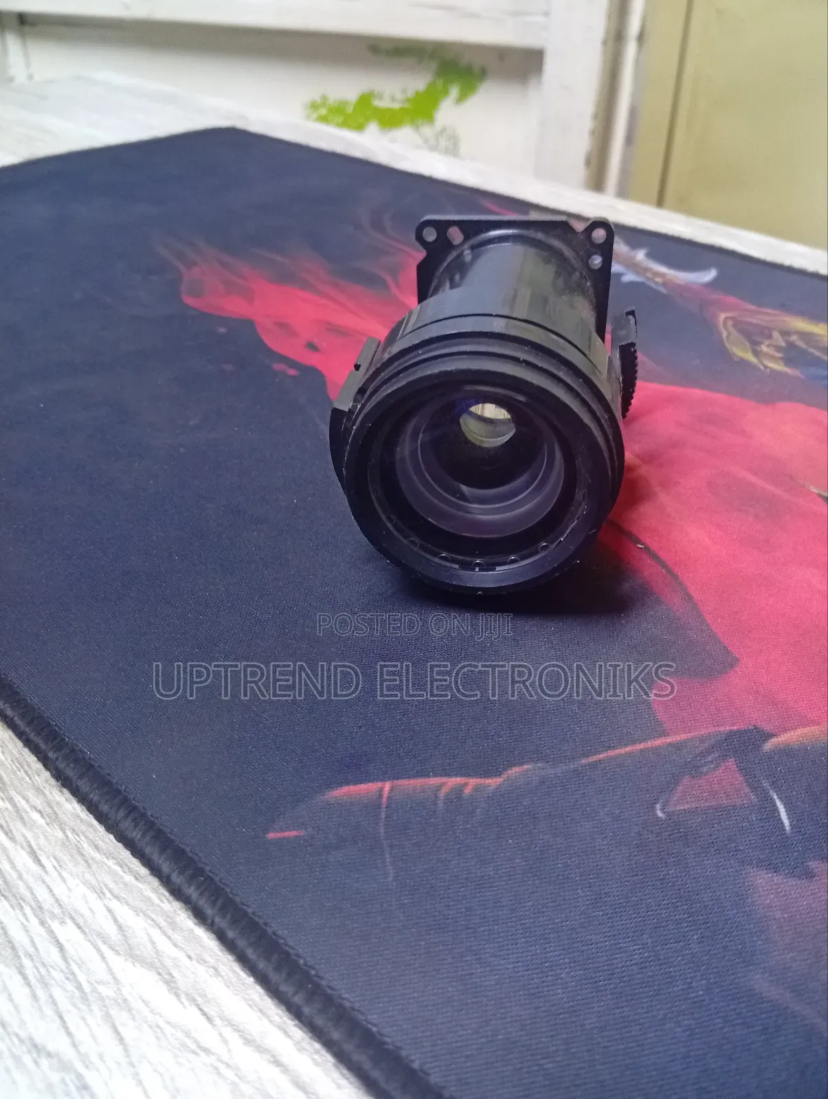 Ultra-Sharp Replacement Lens