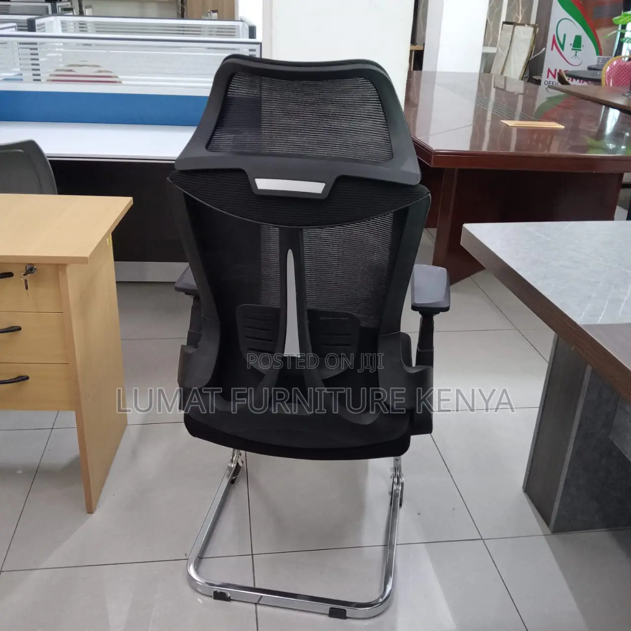 Sleek Ergonomic Waiting-Area Chair