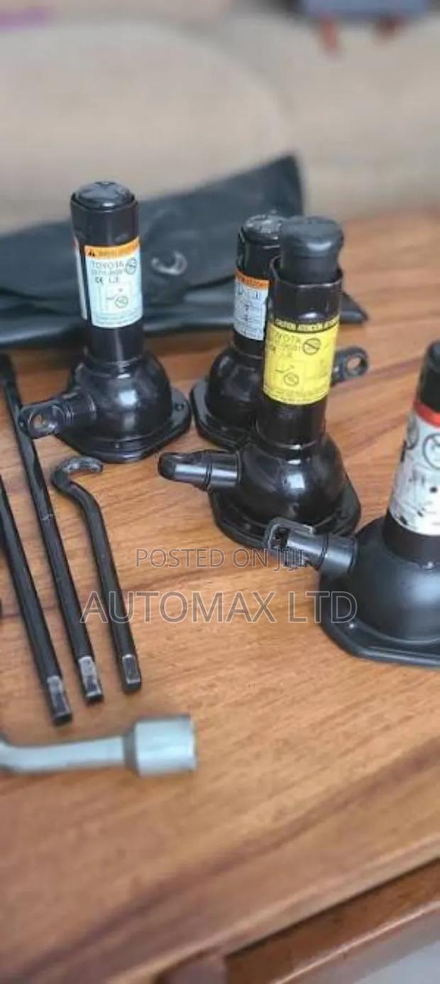Toyota Hilux/Prado Bottle Neck Jacks, Ex-Japan,