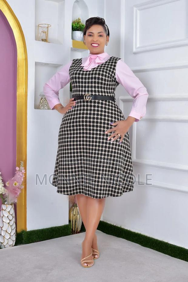 Trendy Round Official Dress