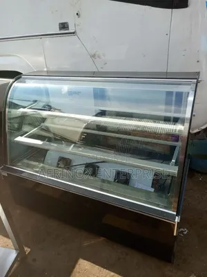 Cake Display Chiller, Toughened Glass.Size 1200x760x1300 Mm