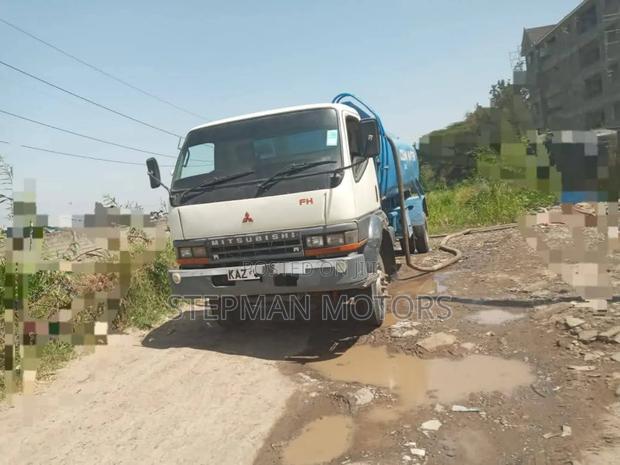 Mitsubishi Fh 2008 White - main view