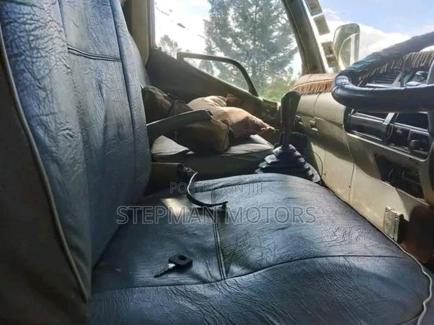 Mitsubishi Fh 2008 White - thumbnail 5