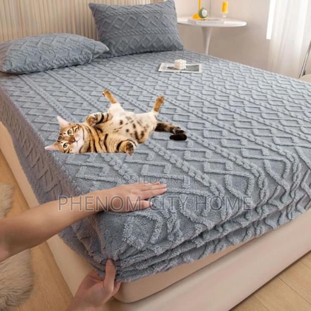 Sherpa Fitted Mattress Cover With Cases