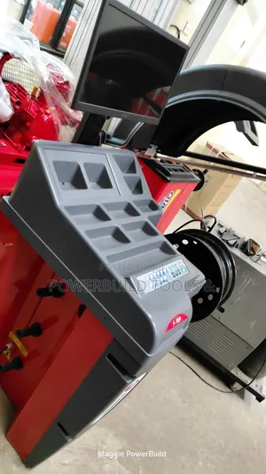 Computerised Wheel Balancer Machine
