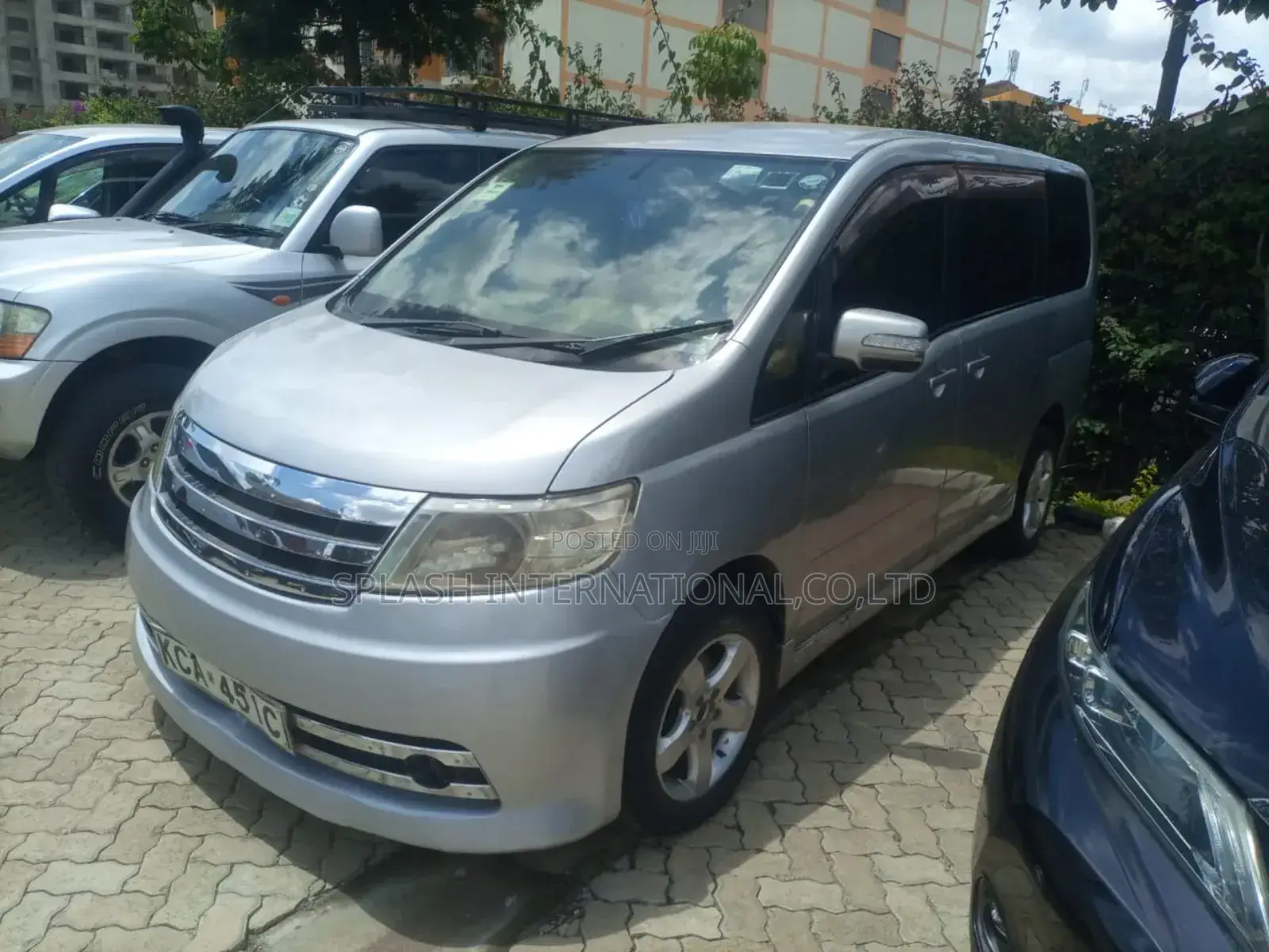 Nissan Serena 2009 Silver