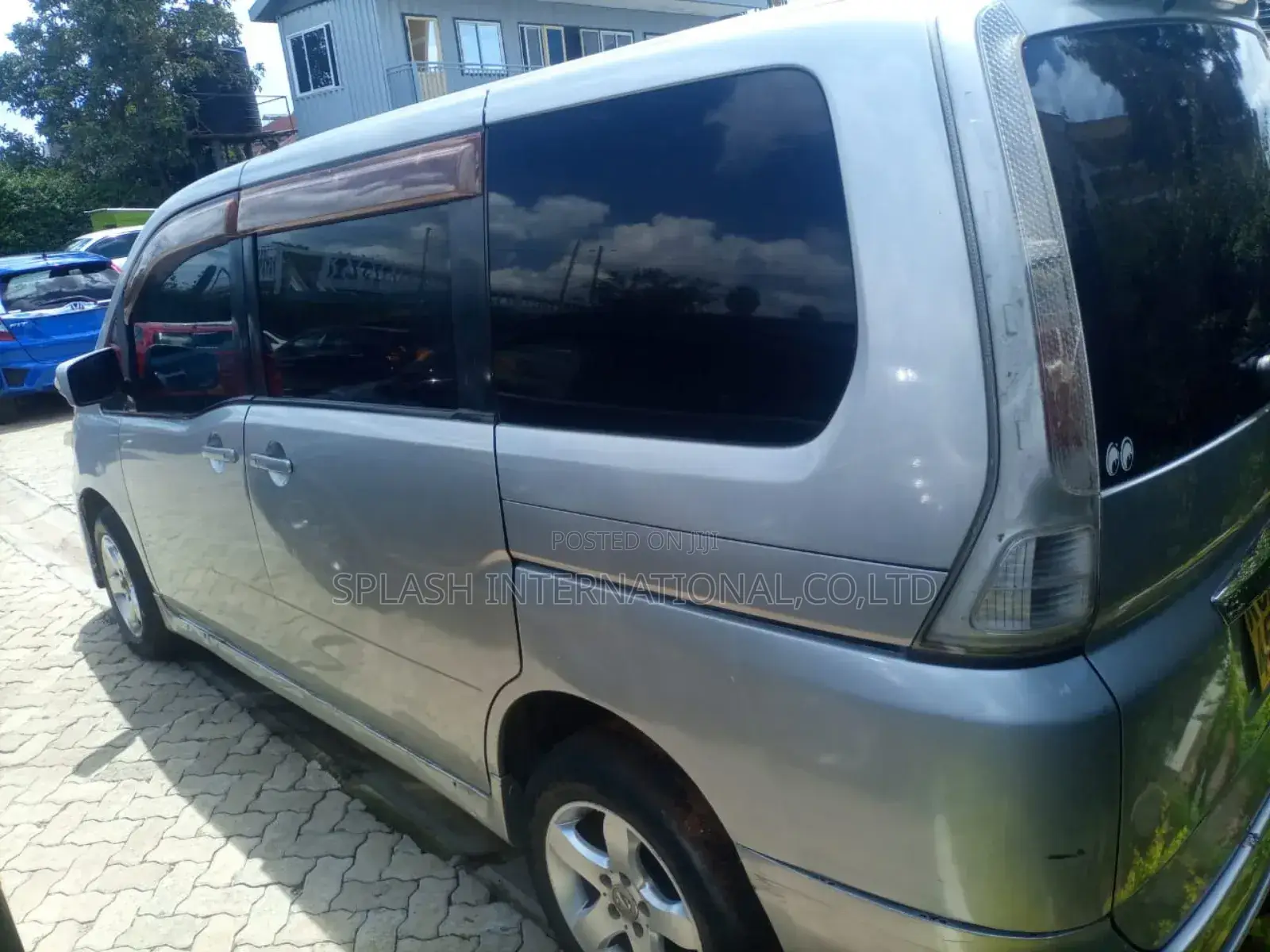 Nissan Serena 2009 Silver