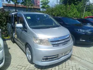 Nissan Serena 2009 Silver