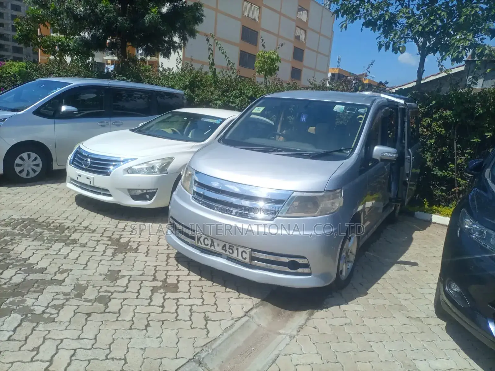 Nissan Serena 2009 Silver