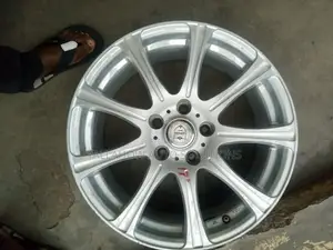 Second-Hand Japan Rims 16/17 – Perfect Fit for Most Cars