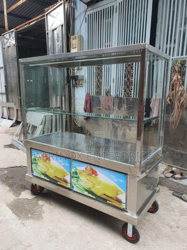 Customized Food Trolley Display. - main view