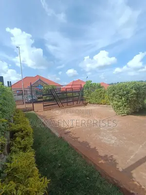3bdrm Bungalow in Windsor Gardens, Kenyatta Road / Theta  for rent