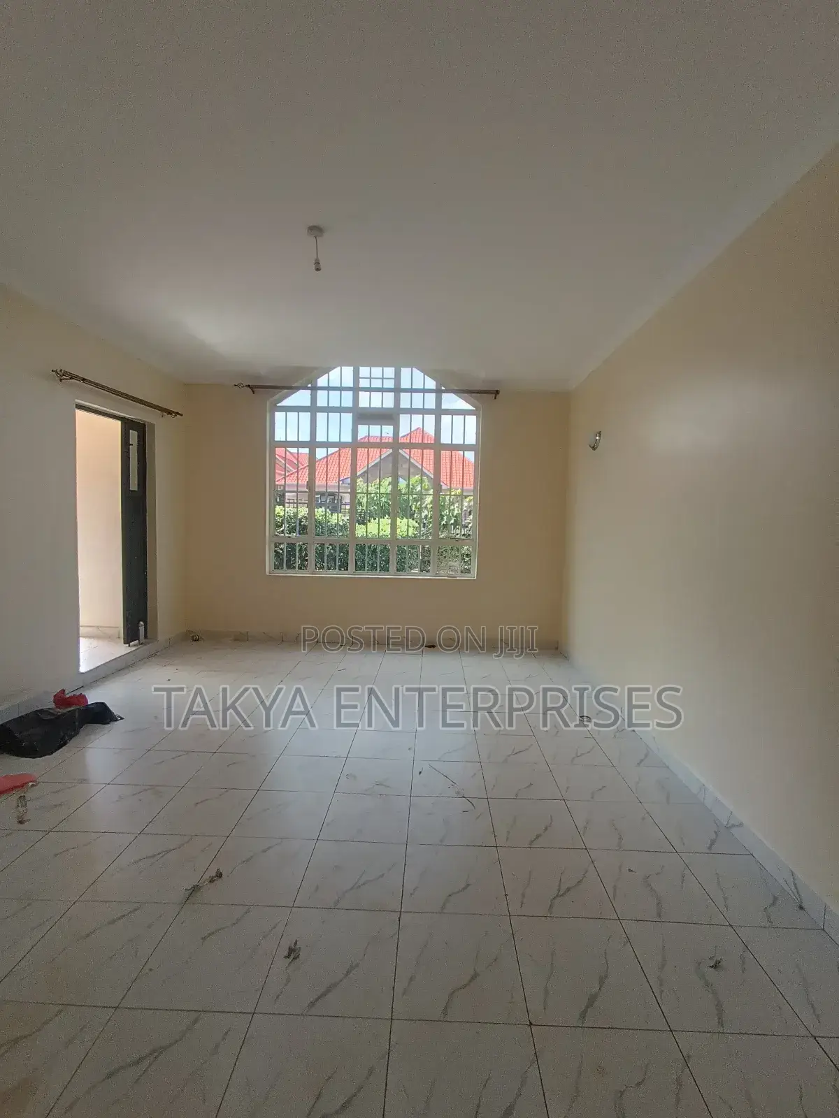 3bdrm Bungalow in Windsor Gardens, Kenyatta Road / Theta  for rent