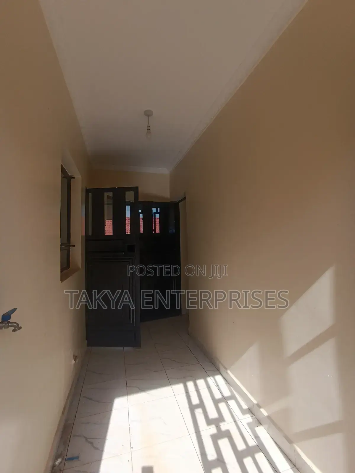 3bdrm Bungalow in Windsor Gardens, Kenyatta Road / Theta  for rent