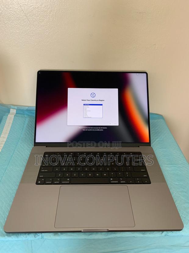 Laptop Apple MacBook Pro 2021 M1 32GB Apple M1 Max SSD 1T