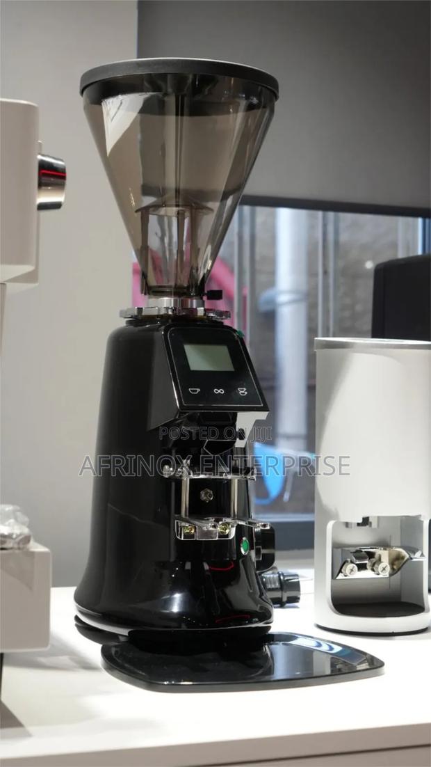 Powerful Coffee Grinder Machine for Baristas Shops - main view