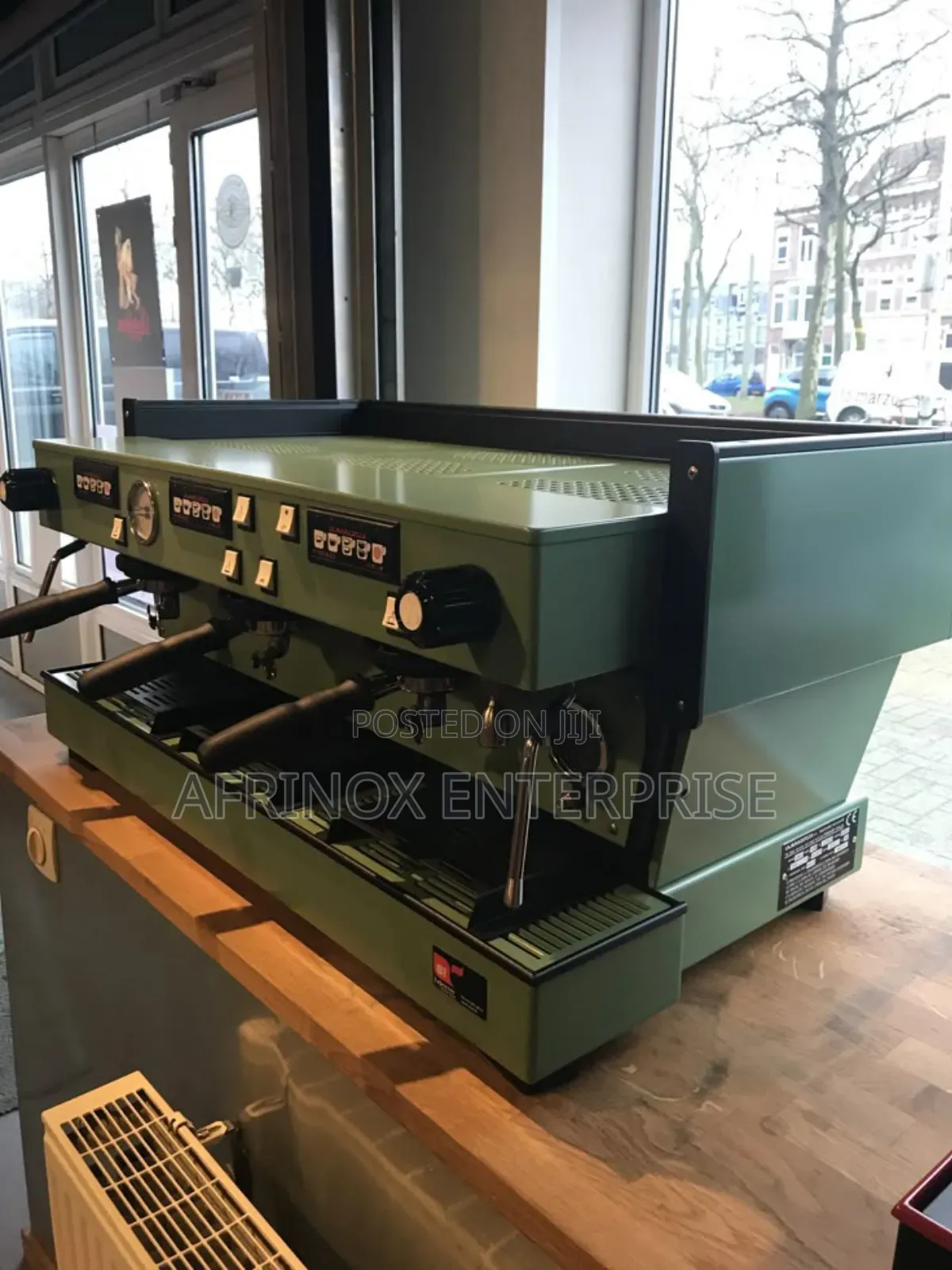 Barista-Quality Espresso Machine for Home Small Cafés
.
