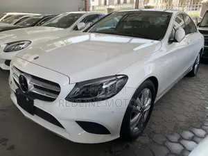 Mercedes-Benz C200 2018 Pearl