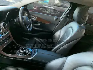 Mercedes-Benz C200 2018 Red