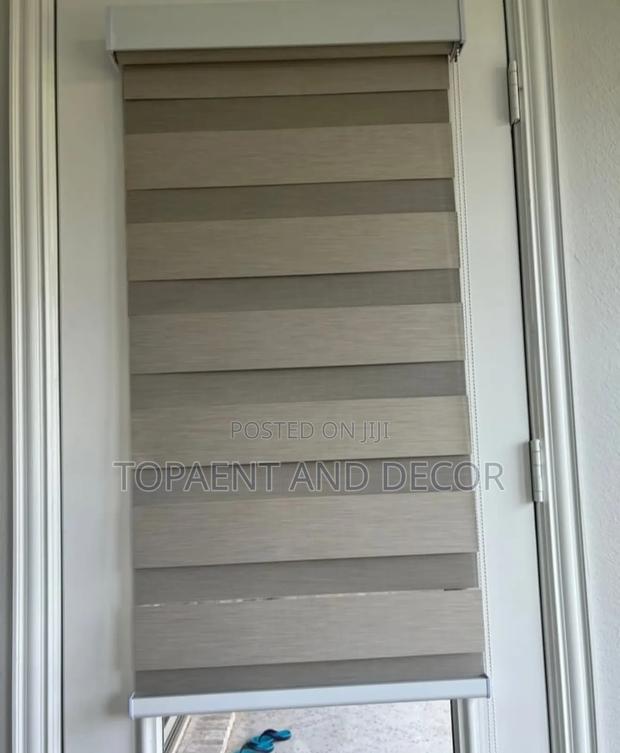 Modern Horizontal Window Blinds for Office Designed - main view