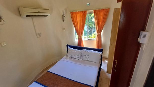 Furnished 1bdrm Apartment in Nyali Mkomani for rent - thumbnail 4