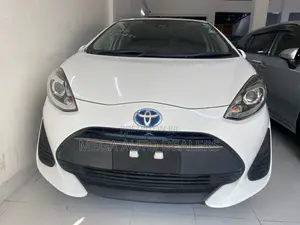Toyota Aqua 2018 White