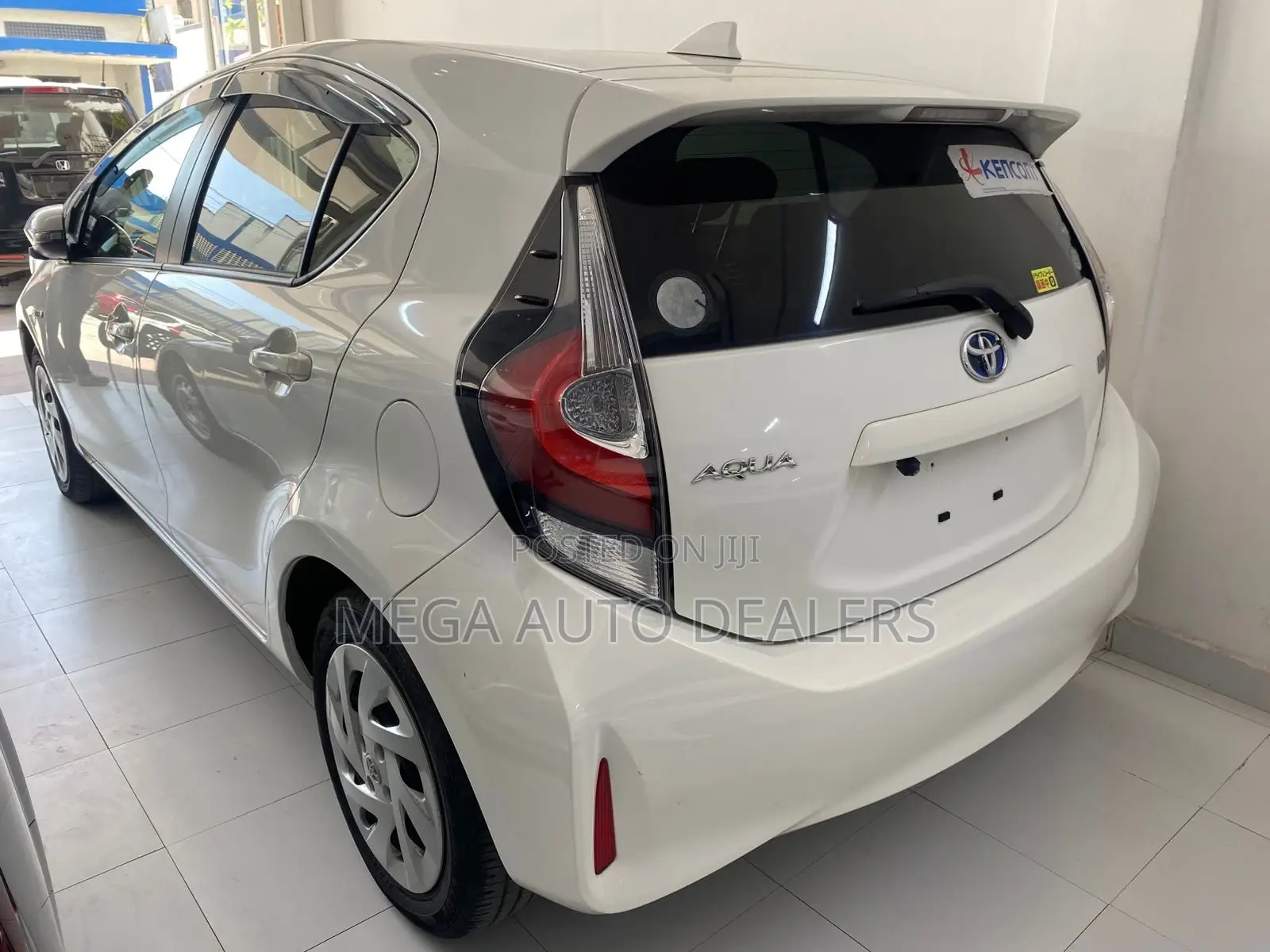 Toyota Aqua 2018 White