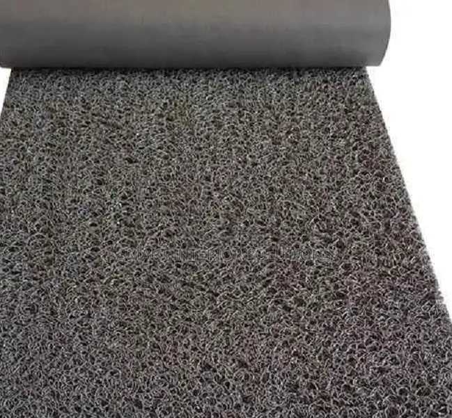 Black High Density Spaghetti Carpet