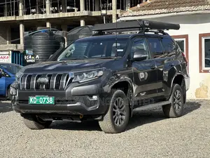 Toyota Land Cruiser Prado 2.8 2018 Gray