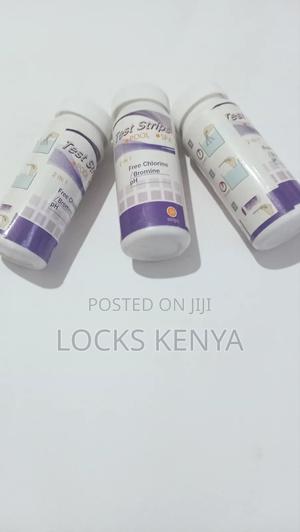 Lab Chlorine Test Strips - thumbnail 2