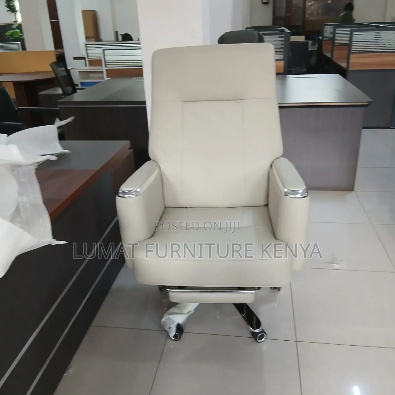 High Back Managerial Footrest Seat