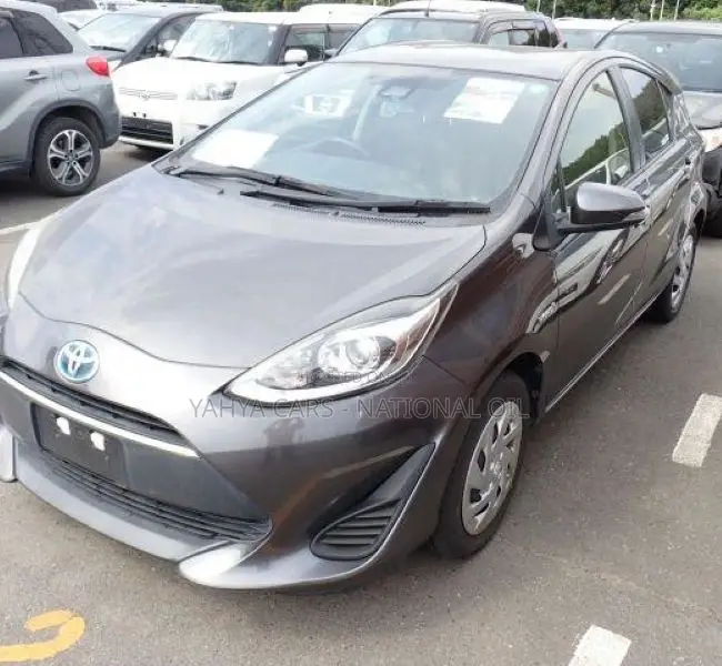 Toyota Aqua 2018 Gray