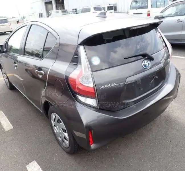 Toyota Aqua 2018 Gray