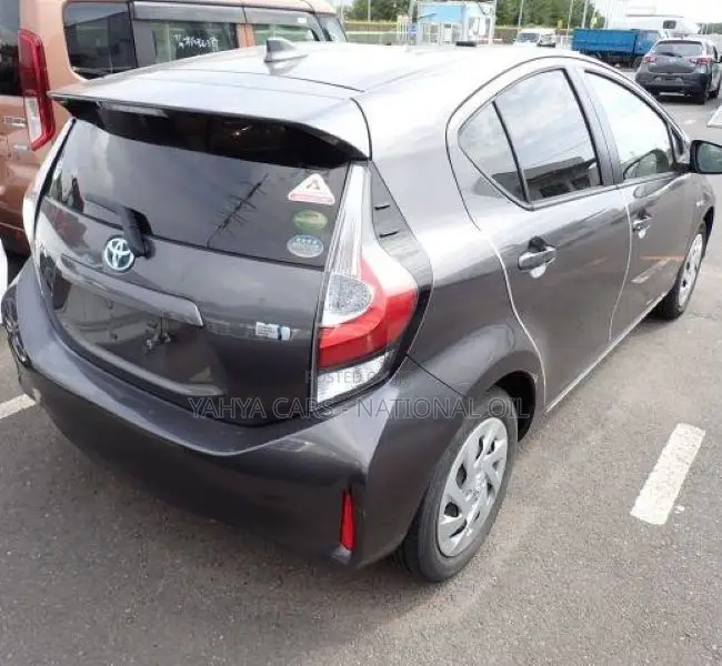 Toyota Aqua 2018 Gray