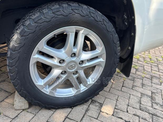 4 Used Bf Goodrich Tyres Size 20 Inch With 50% Thread - thumbnail 8
