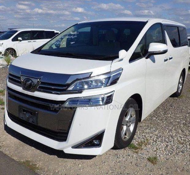 Toyota Vellfire 2019 White - thumbnail 2