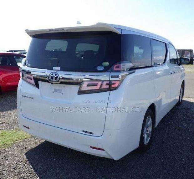 Toyota Vellfire 2019 White - thumbnail 3