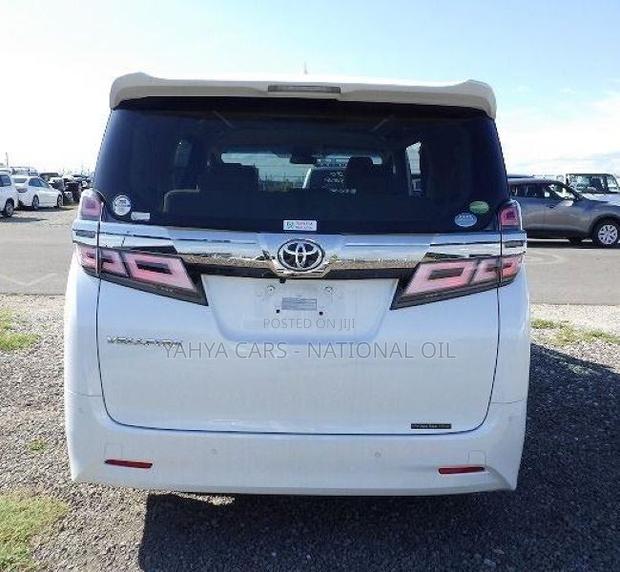Toyota Vellfire 2019 White - thumbnail 4