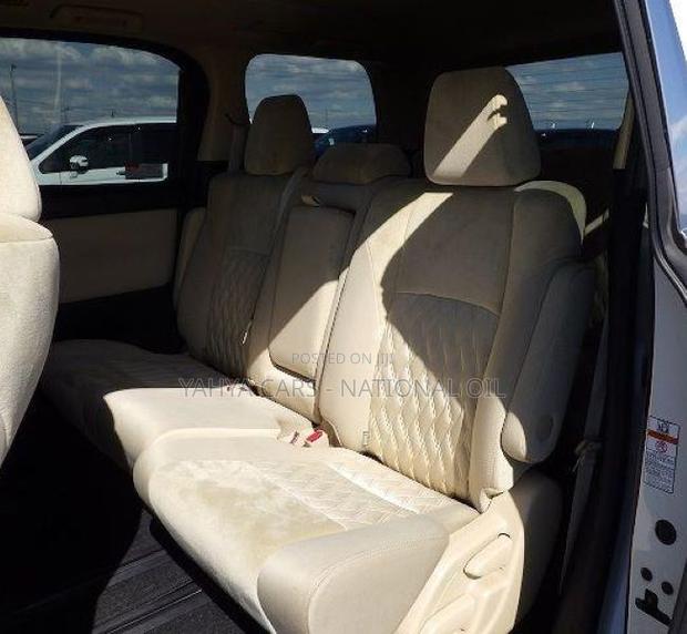Toyota Vellfire 2019 White - thumbnail 10