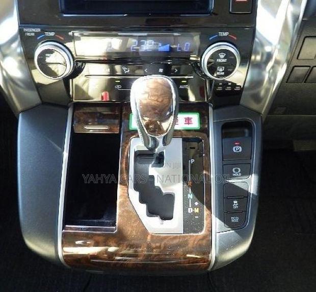 Toyota Vellfire 2019 White - thumbnail 11