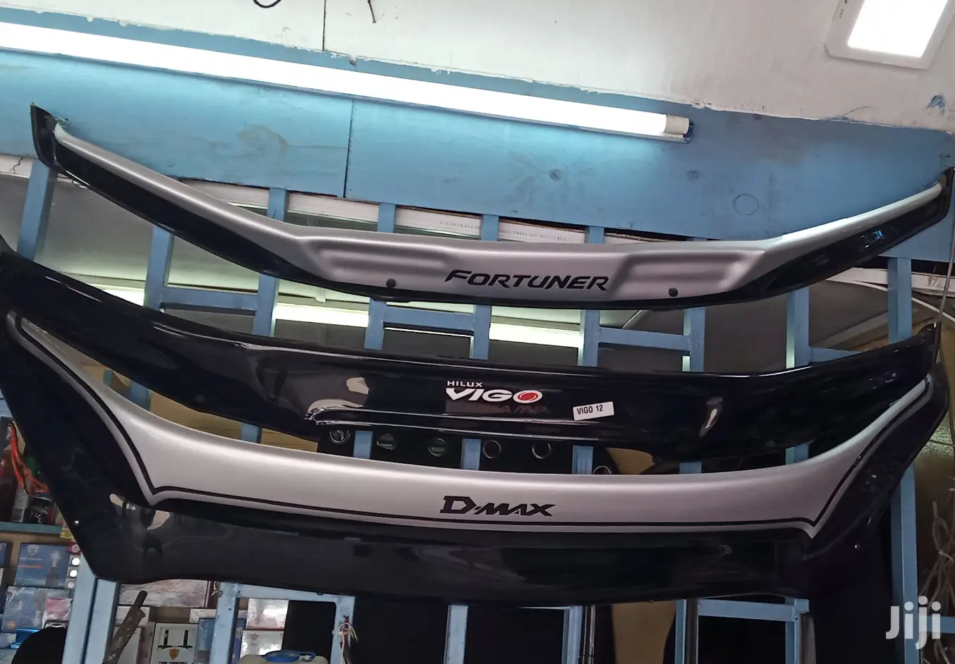 New Car Bonnet Mate,