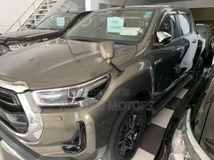 Toyota Hilux Revo Double Cab Deisel 2.8 AWD 2020 Green