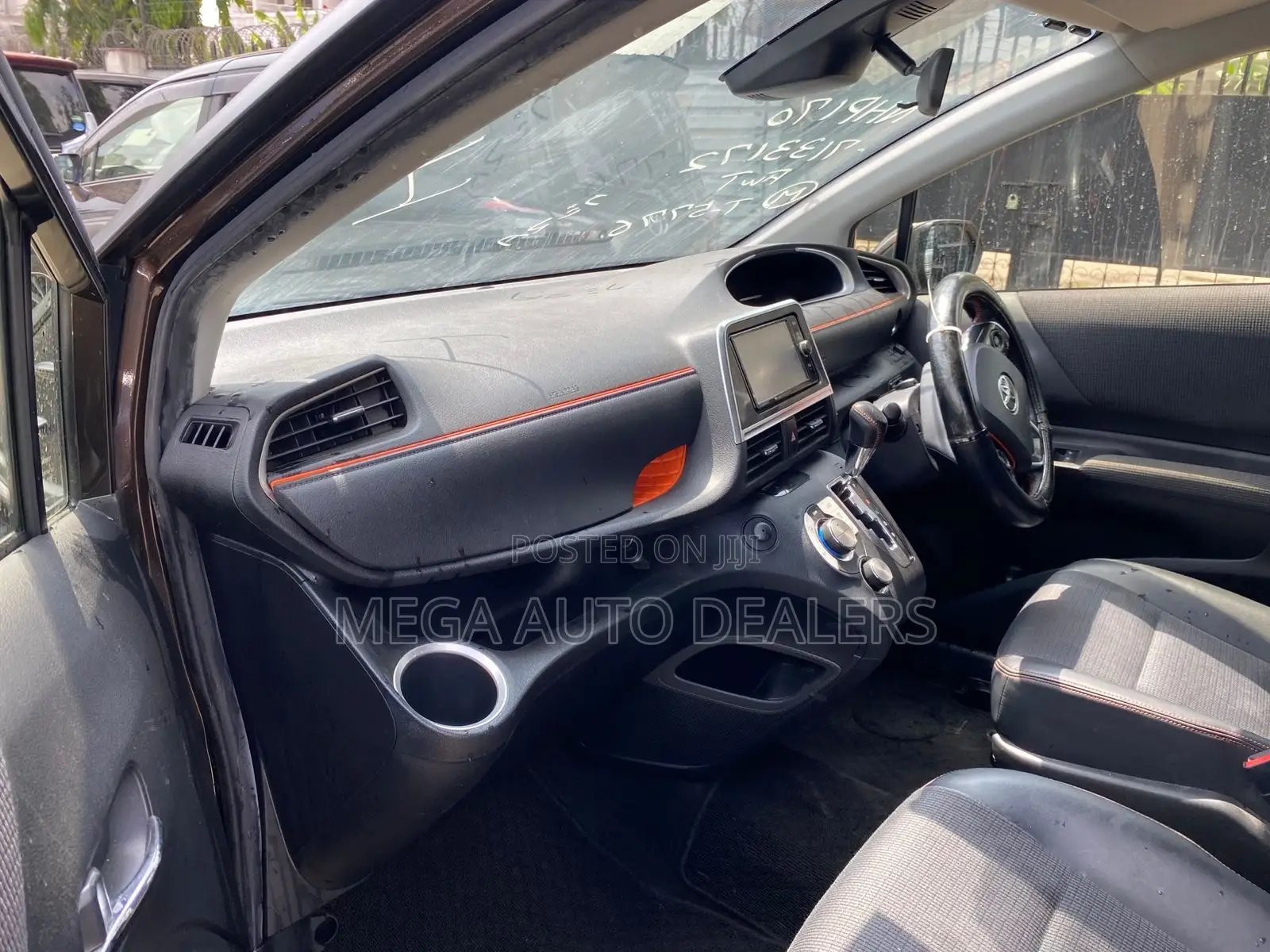 Toyota Sienta 2018 Brown