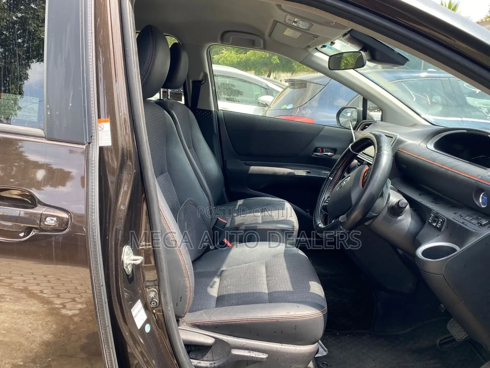 Toyota Sienta 2018 Brown