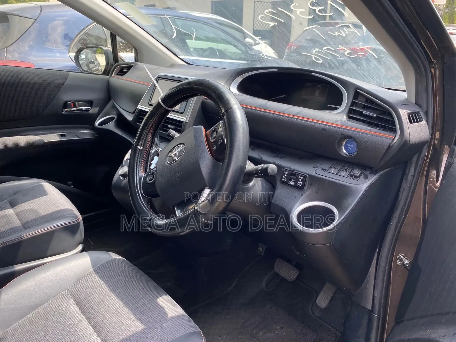 Toyota Sienta 2018 Brown