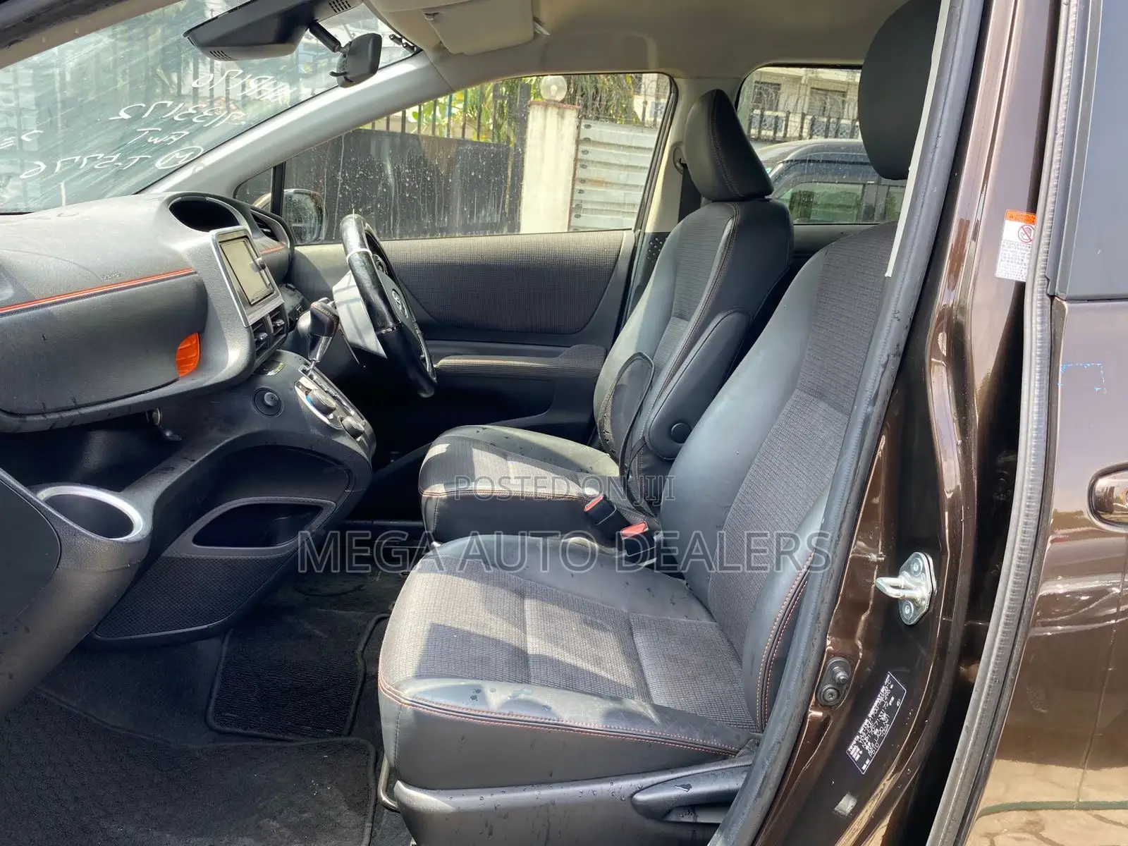 Toyota Sienta 2018 Brown