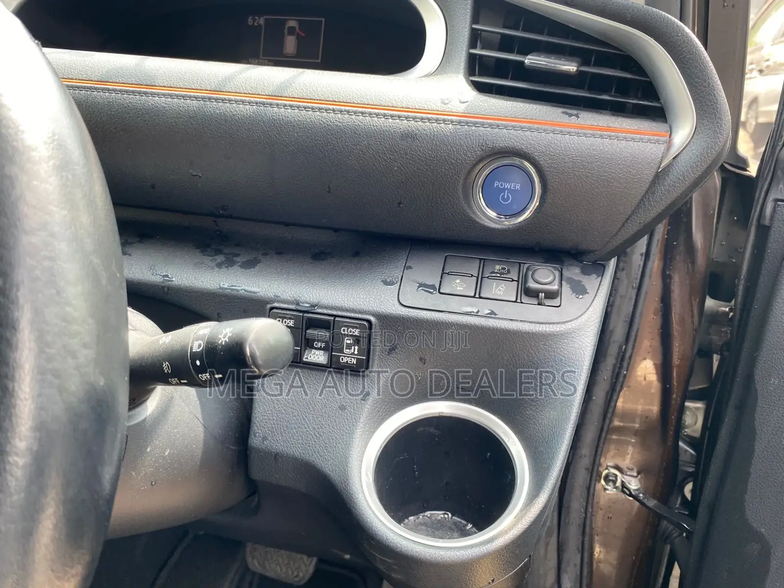 Toyota Sienta 2018 Brown
