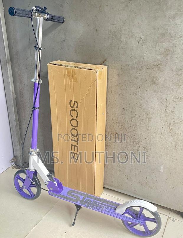 Foldable Metallic Maraton Brand Two-Wheeled Kick Scooter With Brakes - main view