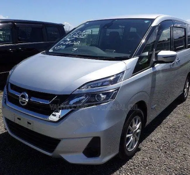 Nissan Serena 2018 Silver